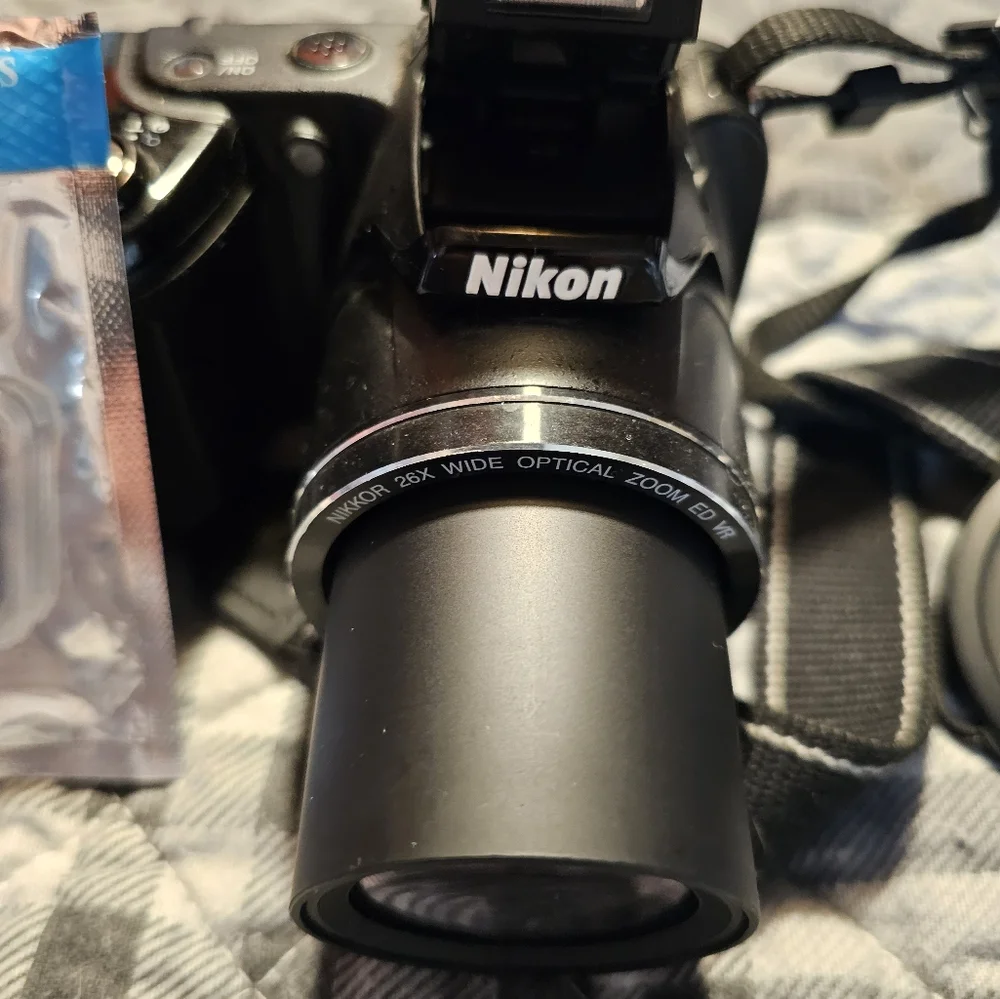 Professional brand Nikon l330 digital camera with video see beautiful pictures